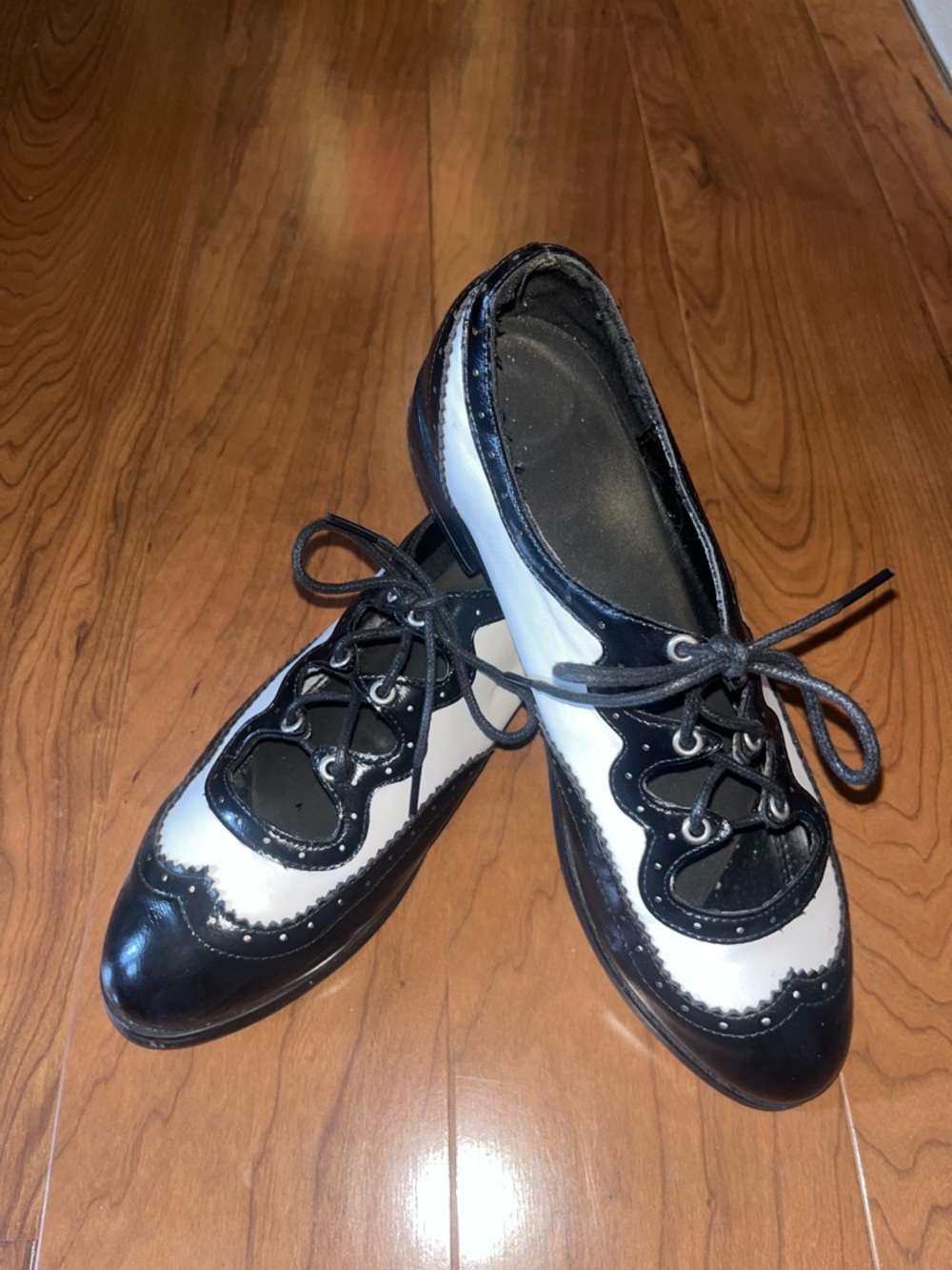 Classic Two-Tone Black & White Oxford Flats - Women's
